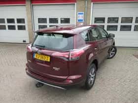 Toyota RAV4 (2016) thumbnail 2