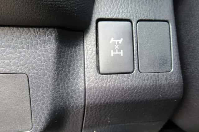 Toyota RAV4 (2016) thumbnail 13
