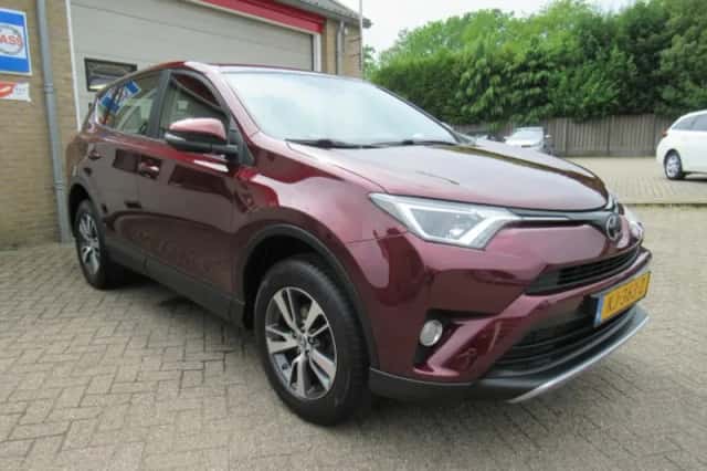 Toyota RAV4 (2016) thumbnail 18