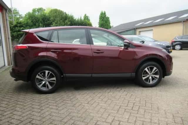 Toyota RAV4 (2016) thumbnail 19