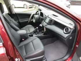 Toyota RAV4 (2016) thumbnail 5