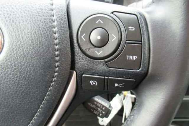 Toyota RAV4 (2016) thumbnail 9