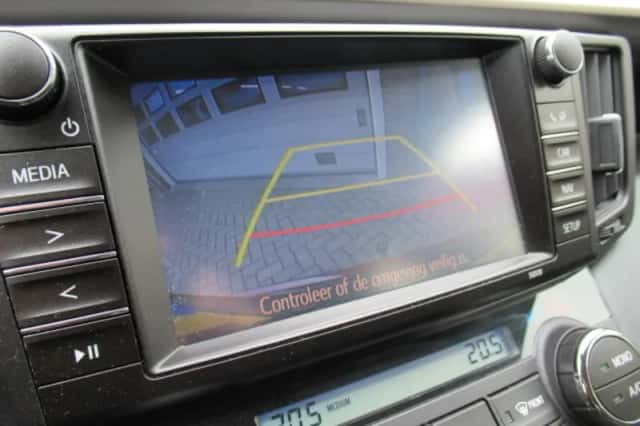 Toyota RAV4 (2016) thumbnail 10