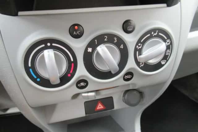 Suzuki Alto (2009) thumbnail 8