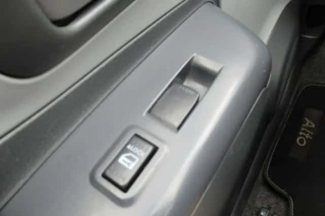 Suzuki Alto (2009) thumbnail 9