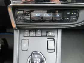 Toyota Auris (2015) thumbnail 12