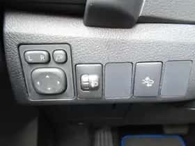 Toyota Auris (2015) thumbnail 14