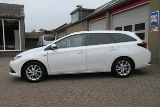 Toyota Auris (2015) thumbnail 17