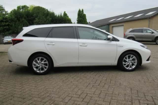 Toyota Auris (2015) thumbnail 21