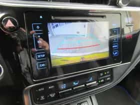 Toyota Auris (2015) thumbnail 9