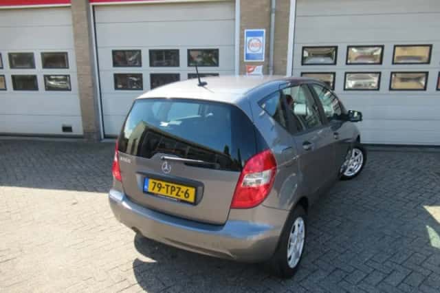 Mercedes-Benz A-Klasse (2012) thumbnail 2