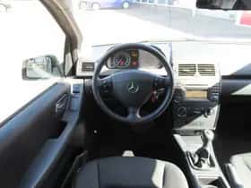Mercedes-Benz A-Klasse (2012) thumbnail 3