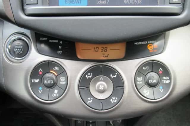 Toyota RAV4 (2012) thumbnail 13