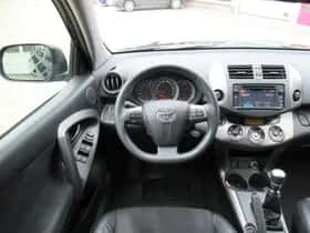 Toyota RAV4 (2012) thumbnail 3