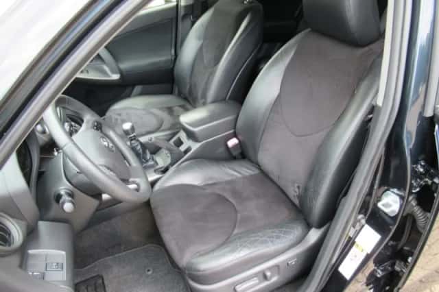 Toyota RAV4 (2012) thumbnail 5