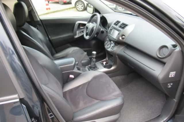 Toyota RAV4 (2012) thumbnail 6