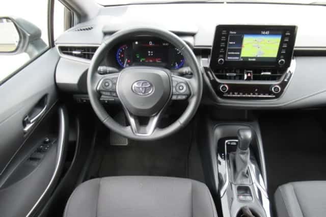 Toyota Corolla (2019) thumbnail 3