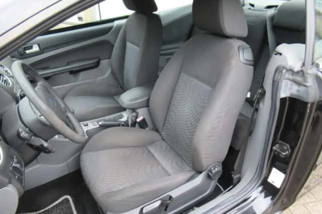 Ford Focus (2008) thumbnail 3