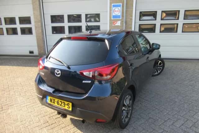 Mazda 2 (2017) thumbnail 2