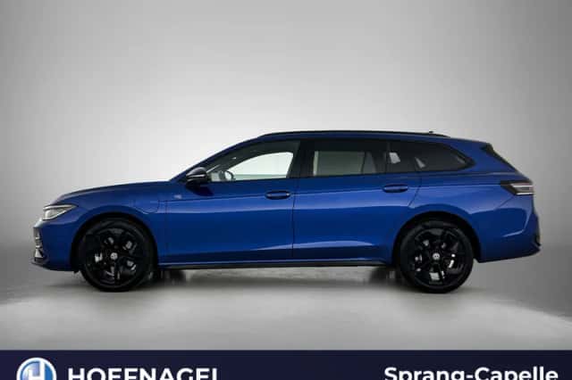 Volkswagen Passat (2025) thumbnail 3