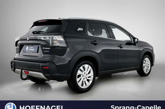 Suzuki S-Cross (2023) thumbnail 2