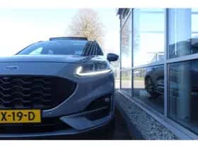 Ford Kuga (2021) thumbnail 3