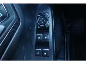 Ford Kuga (2021) thumbnail 36