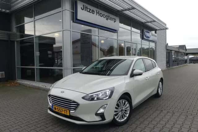 Ford Focus (2021) thumbnail 1