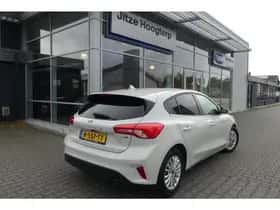 Ford Focus (2021) thumbnail 2