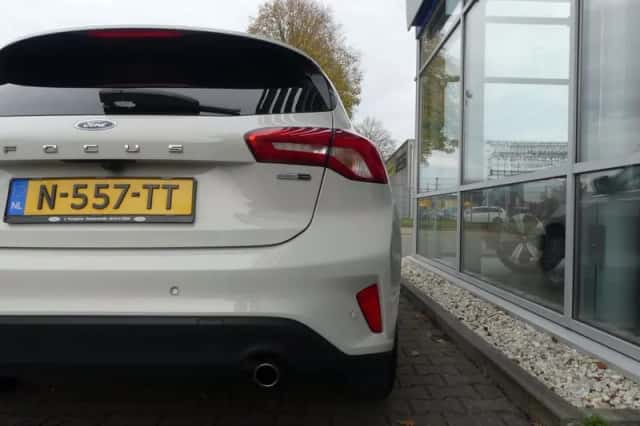 Ford Focus (2021) thumbnail 4