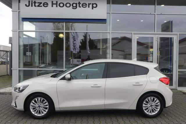 Ford Focus (2021) thumbnail 6