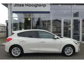 Ford Focus (2021) thumbnail 7