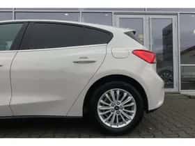 Ford Focus (2021) thumbnail 9