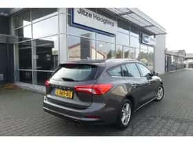 Ford Focus (2021) thumbnail 2