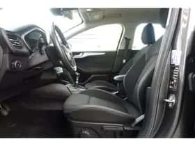 Ford Focus (2021) thumbnail 15