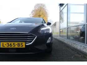 Ford Focus (2021) thumbnail 3