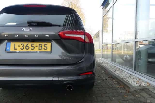 Ford Focus (2021) thumbnail 4