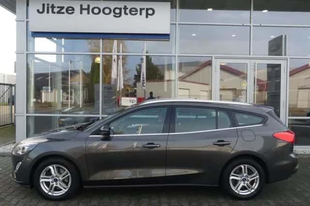 Ford Focus (2021) thumbnail 6