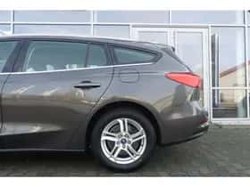 Ford Focus (2021) thumbnail 9