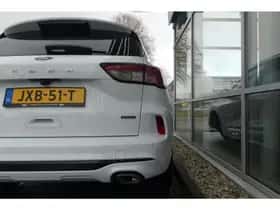 Ford Kuga (2022) thumbnail 4