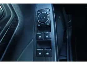 Ford Kuga (2022) thumbnail 35