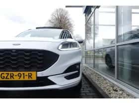 Ford Kuga (2022) thumbnail 3