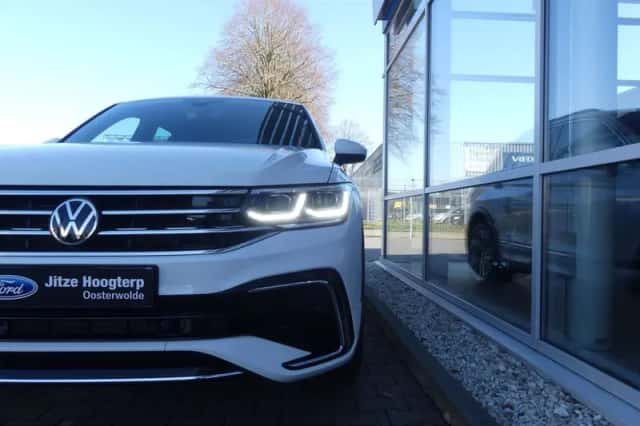 Volkswagen Tiguan (2022) thumbnail 3