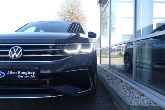 Volkswagen Tiguan (2022) thumbnail 3