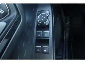 Ford Kuga (2021) thumbnail 38