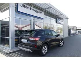 Ford Kuga (2022) thumbnail 2