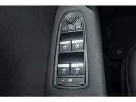 Renault Captur thumbnail 35