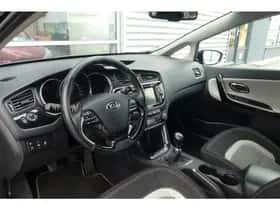 Kia Cee'd (2012) thumbnail 18