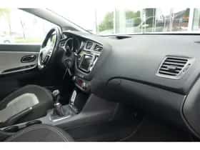 Kia Cee'd (2012) thumbnail 21