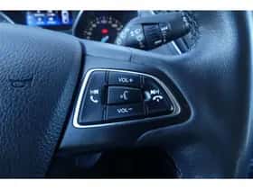 Ford C-Max (2017) thumbnail 25